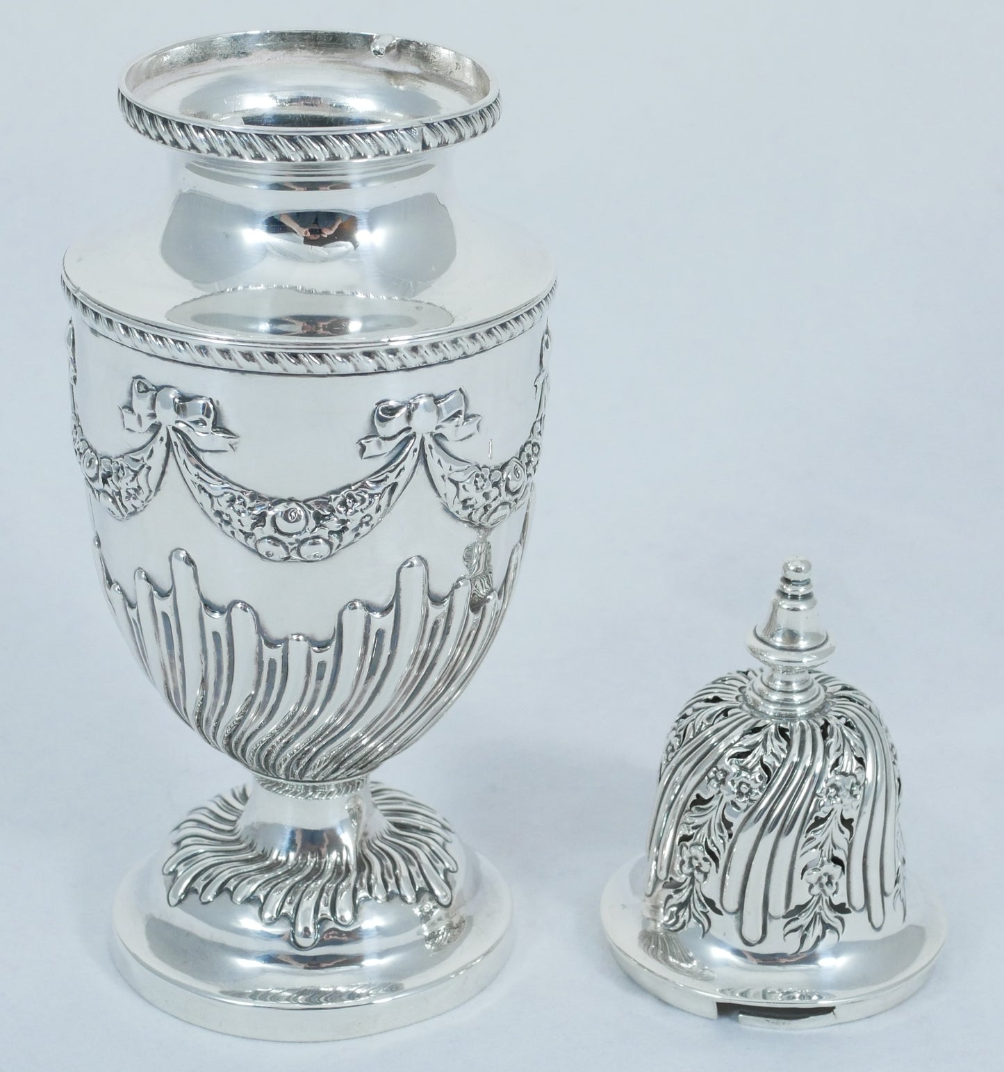 Antique Victorian 1900 Sterling Silver Sugar Caster Shaker Muffineer Castor VB&S