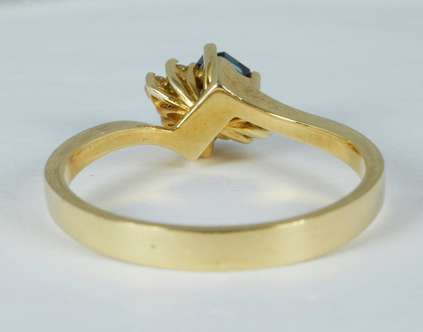 Modern Solid 18ct Yellow Gold London Blue Topaz & Diamond Dress Ring Size 7 N 54