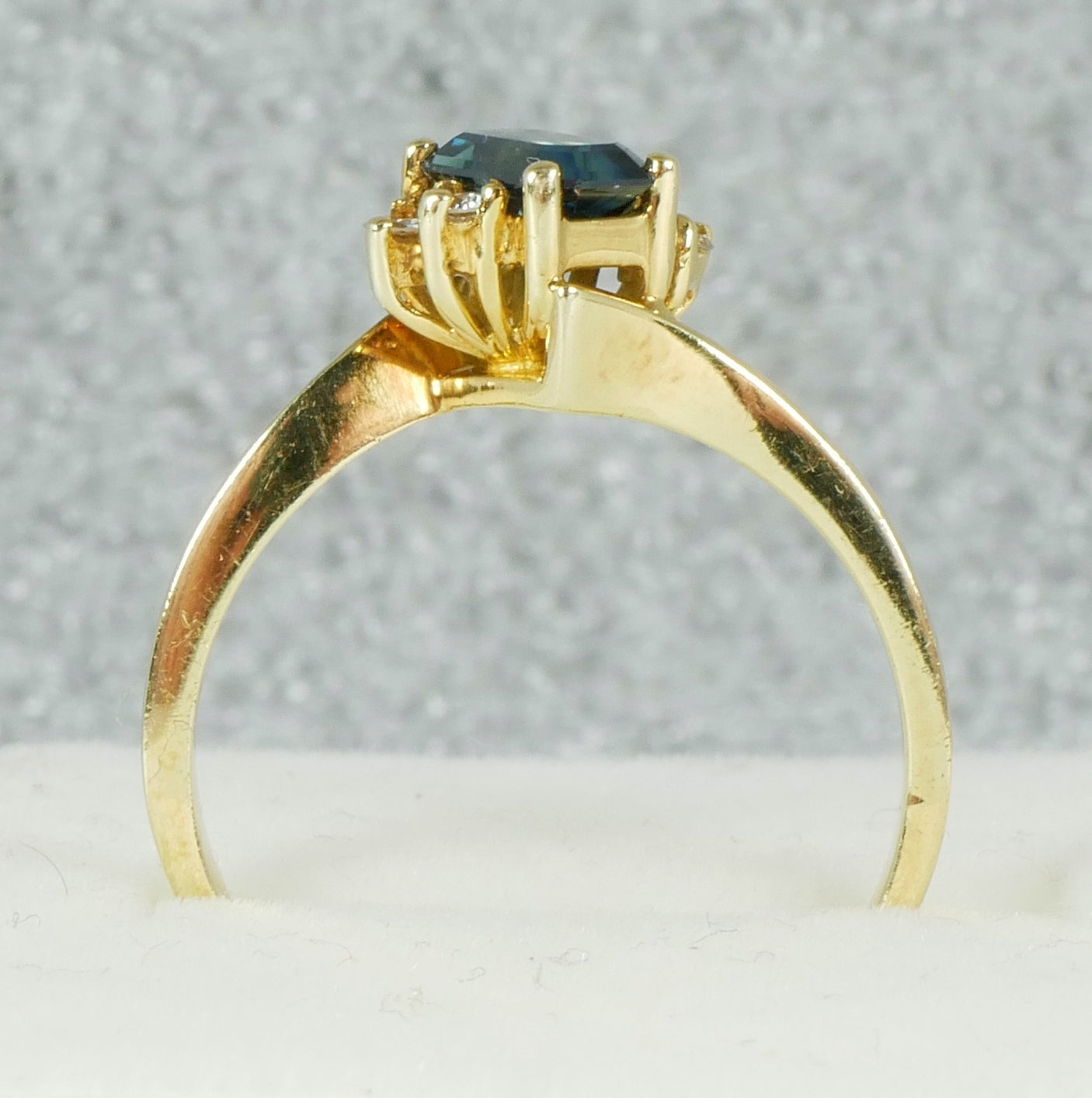 Modern Solid 18ct Yellow Gold London Blue Topaz & Diamond Dress Ring Size 7 N 54