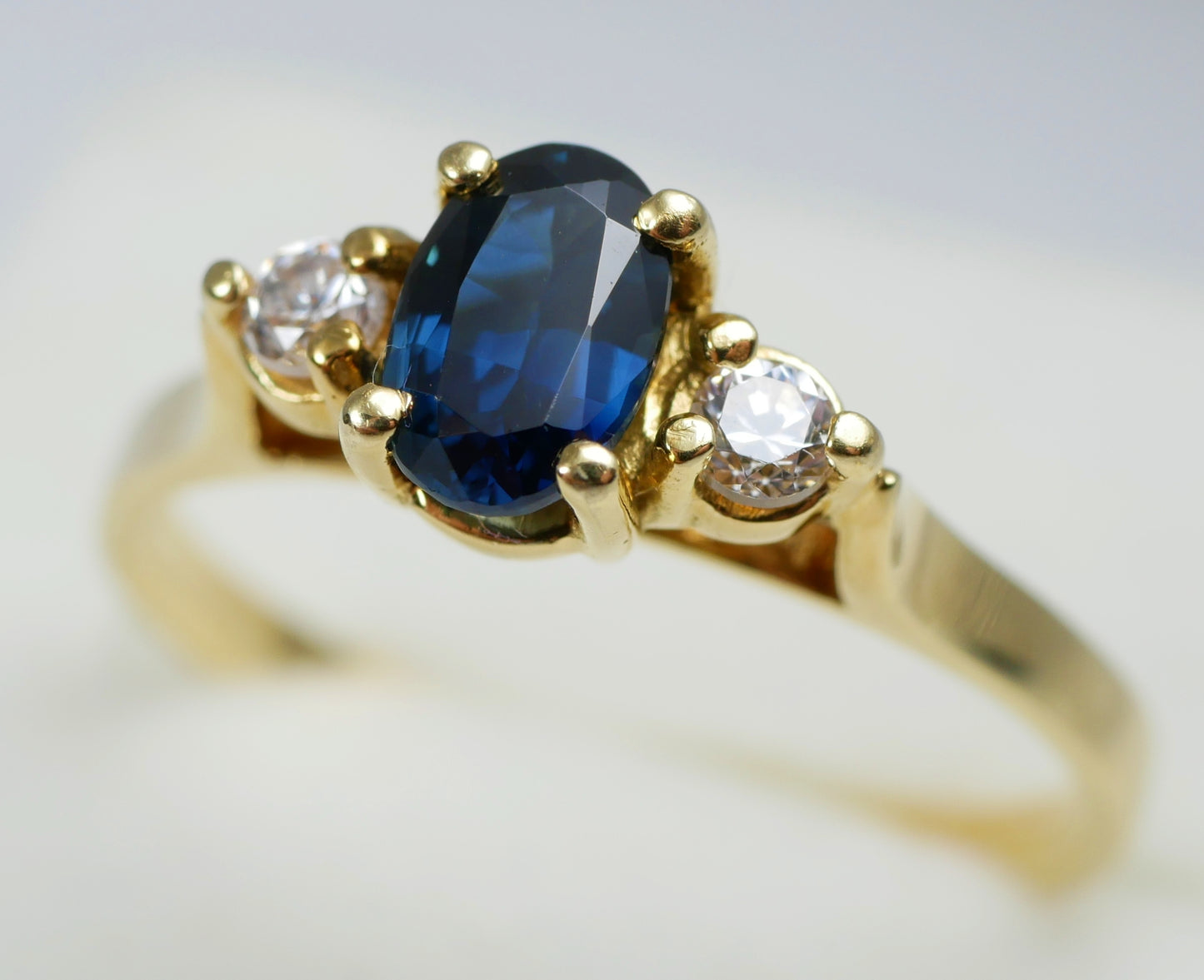 Modern Solid 18ct Yellow Gold Natural Blue Sapphire Dress Ring Size 6.5 M 52