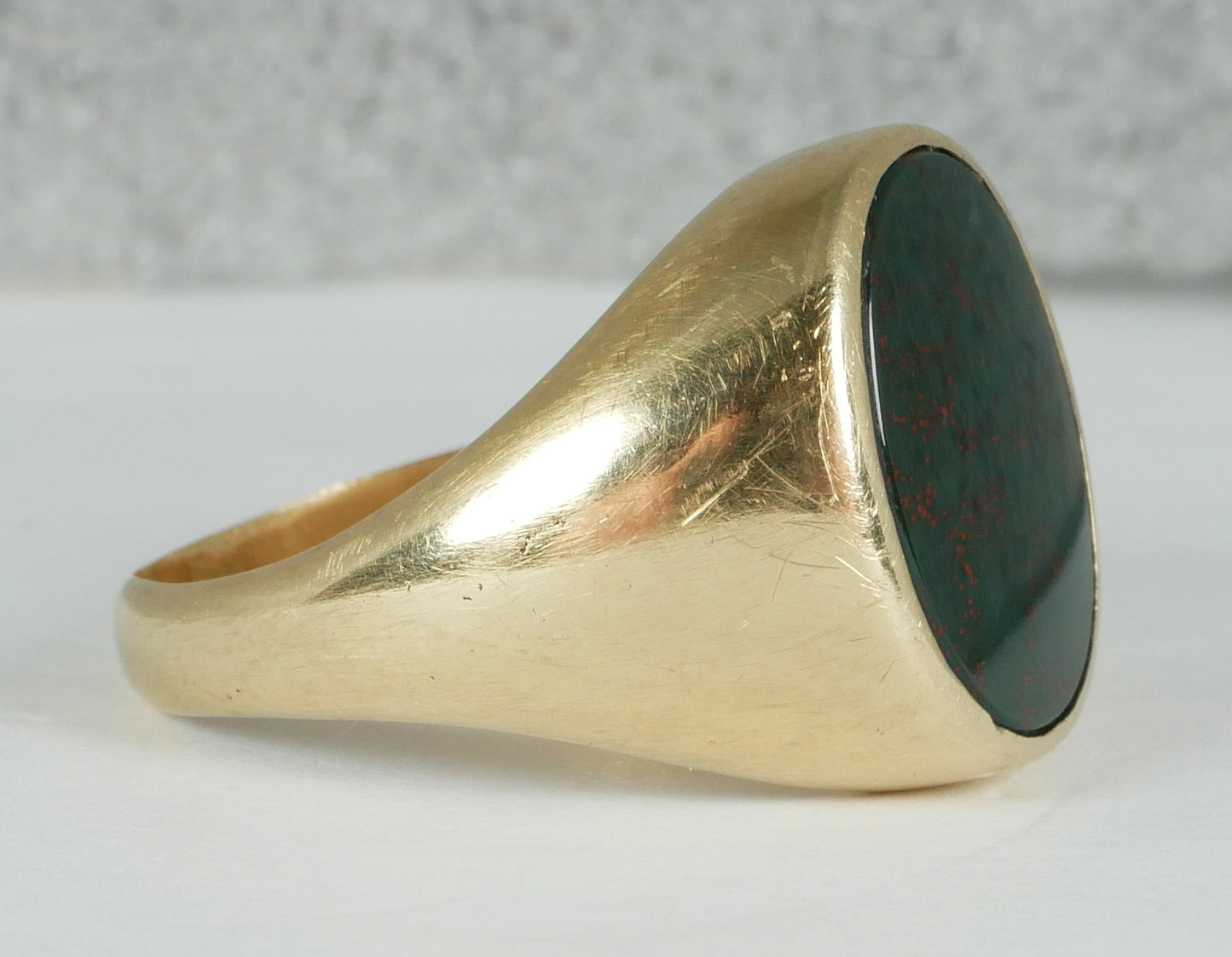 Vintage Solid 9ct Yellow Gold Heliotrope Bloodstone Signet Ring Size 10.5 U 63