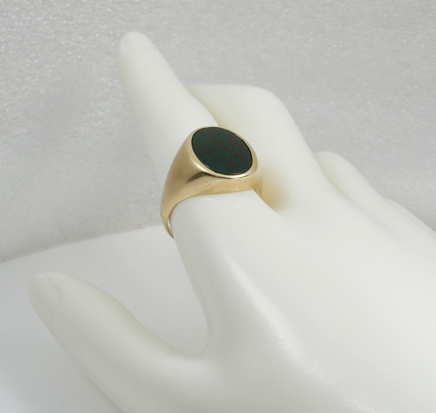 Vintage Solid 9ct Yellow Gold Heliotrope Bloodstone Signet Ring Size 10.5 U 63