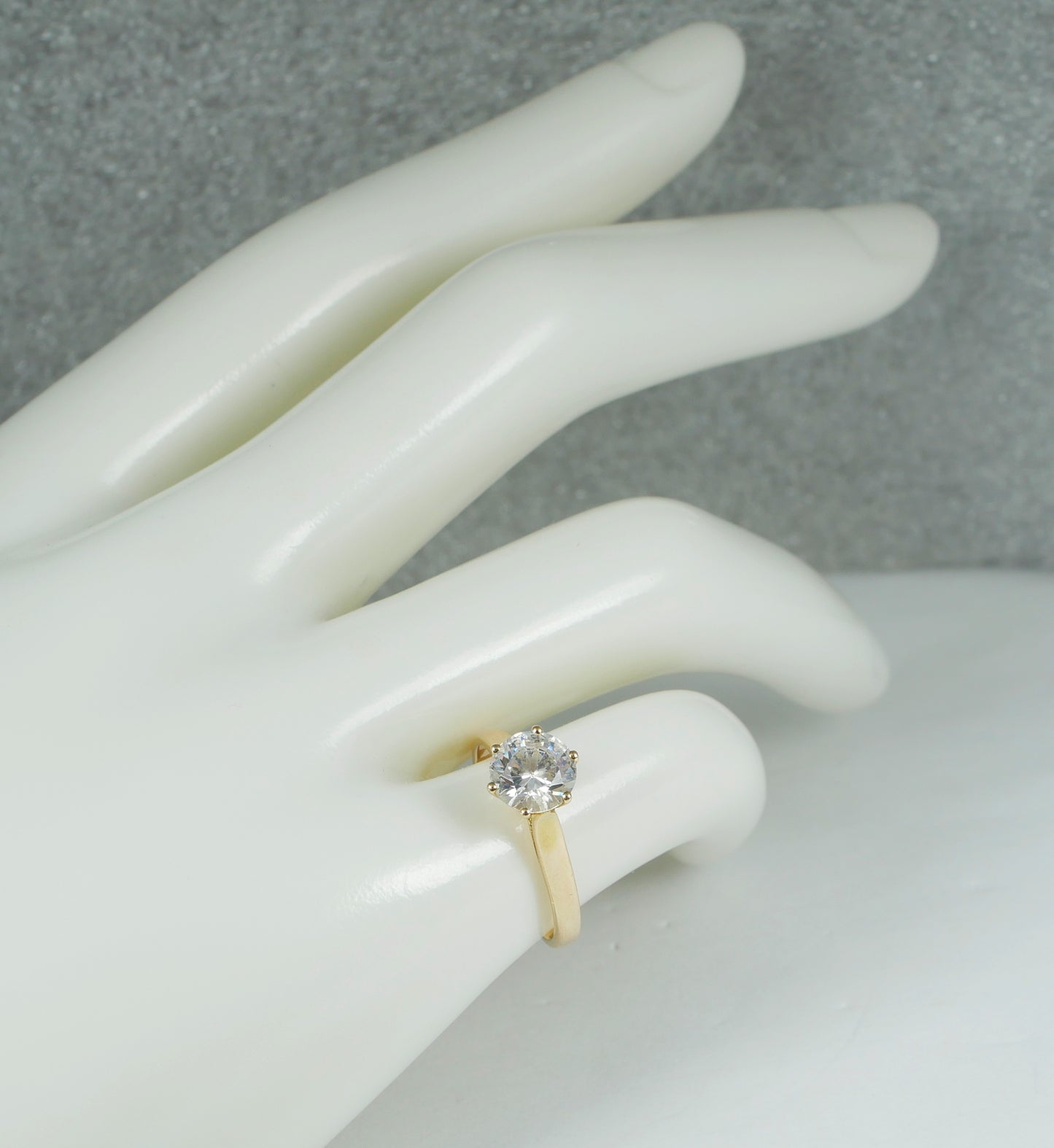Modern Solid 9ct Yellow Gold 6.5mm CZ Solitaire Engagement Ring Size 5.5 K 50