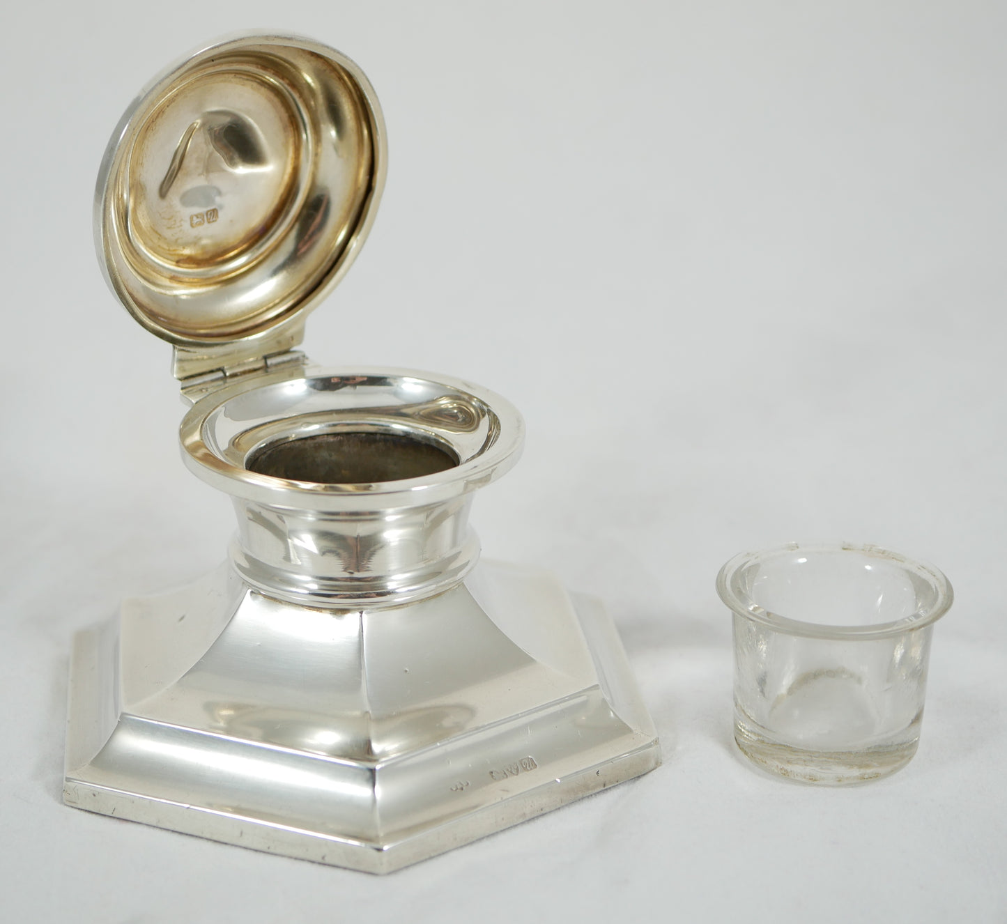 Antique Art Deco 1920 Sterling Silver Hexagonal Capstan Inkwell Ink Well Desk