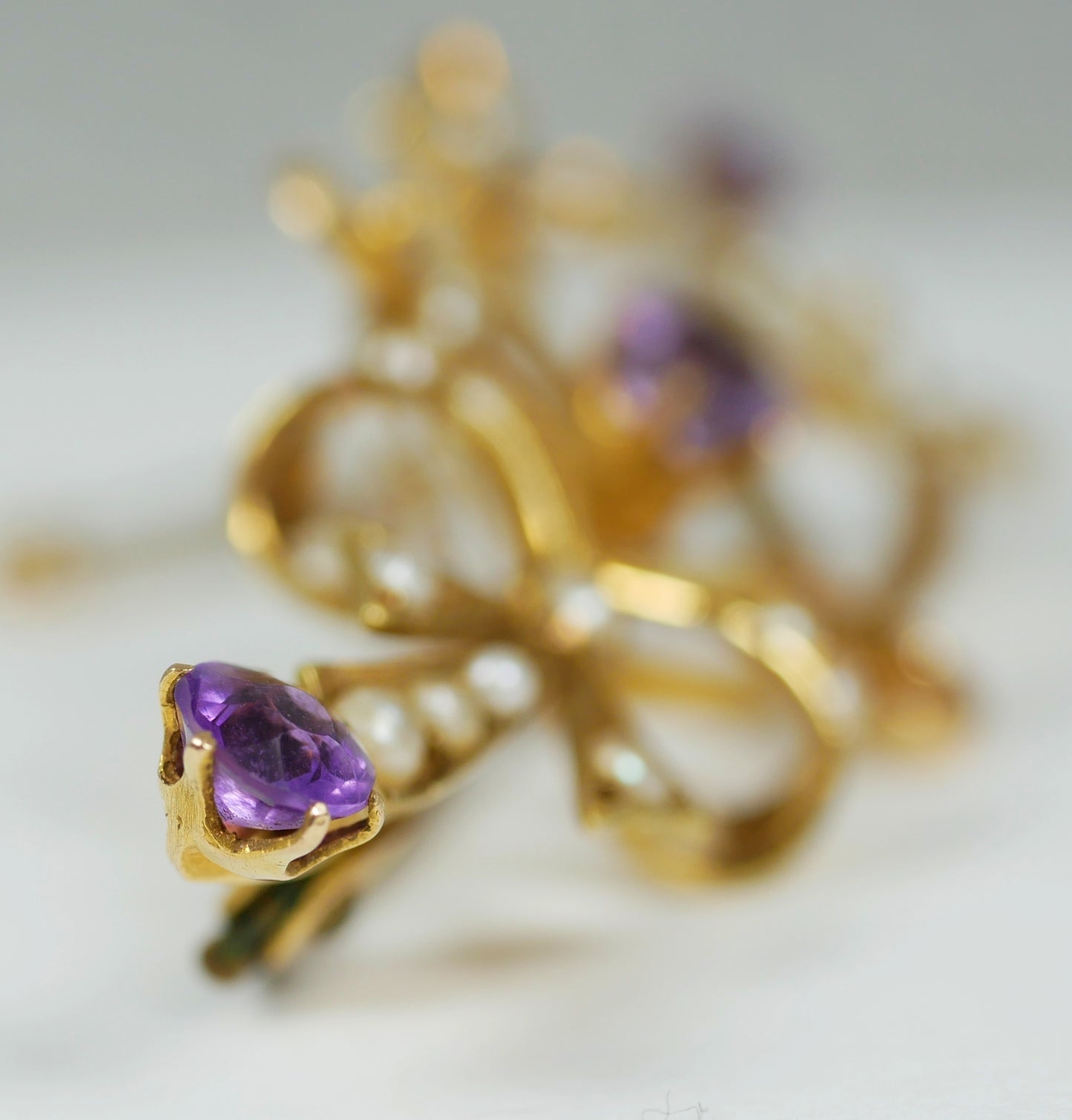 Antique Edwardian Solid 15ct Yellow Gold Amethyst Glass Seed Pearl Brooch Pin 6g