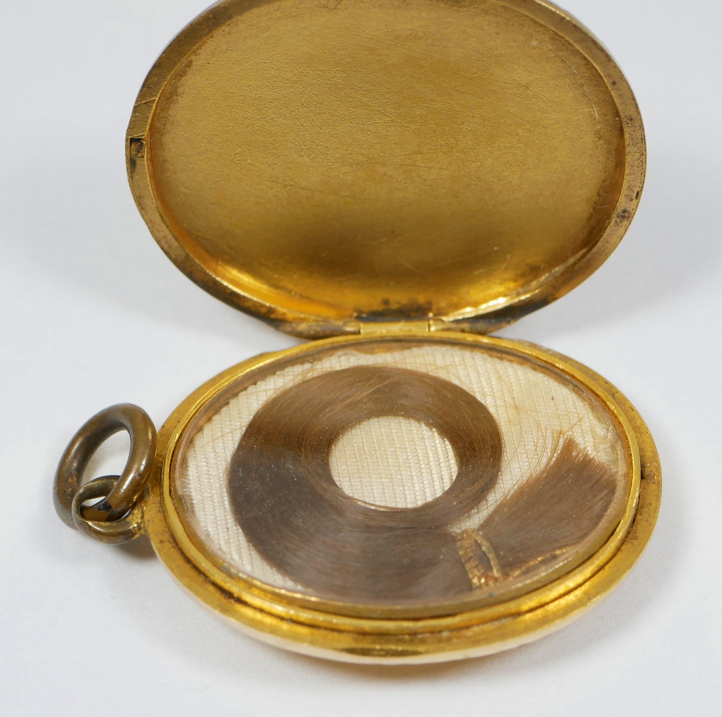 Antique Victorian 18ct Yellow Gold Enamel Horseshoe Oval Pendant Mourning Locket