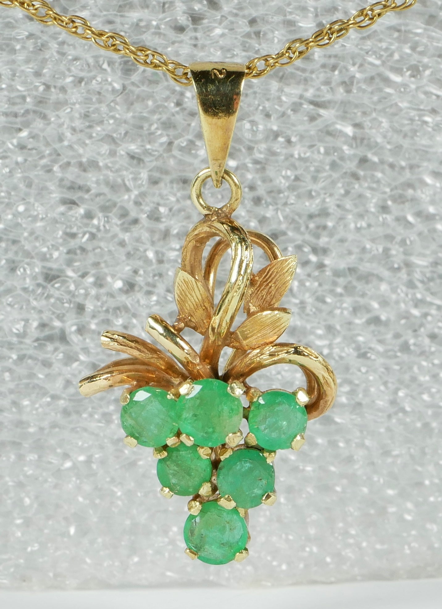 Vintage Solid 14ct Yellow Gold Emerald Cluster Grape Bunch Vine Necklace Pendant