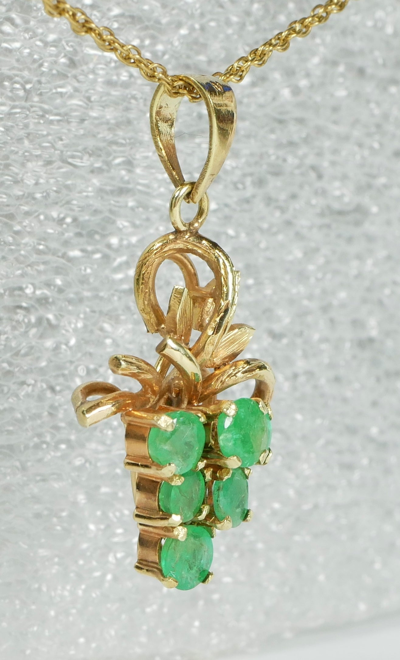 Vintage Solid 14ct Yellow Gold Emerald Cluster Grape Bunch Vine Necklace Pendant