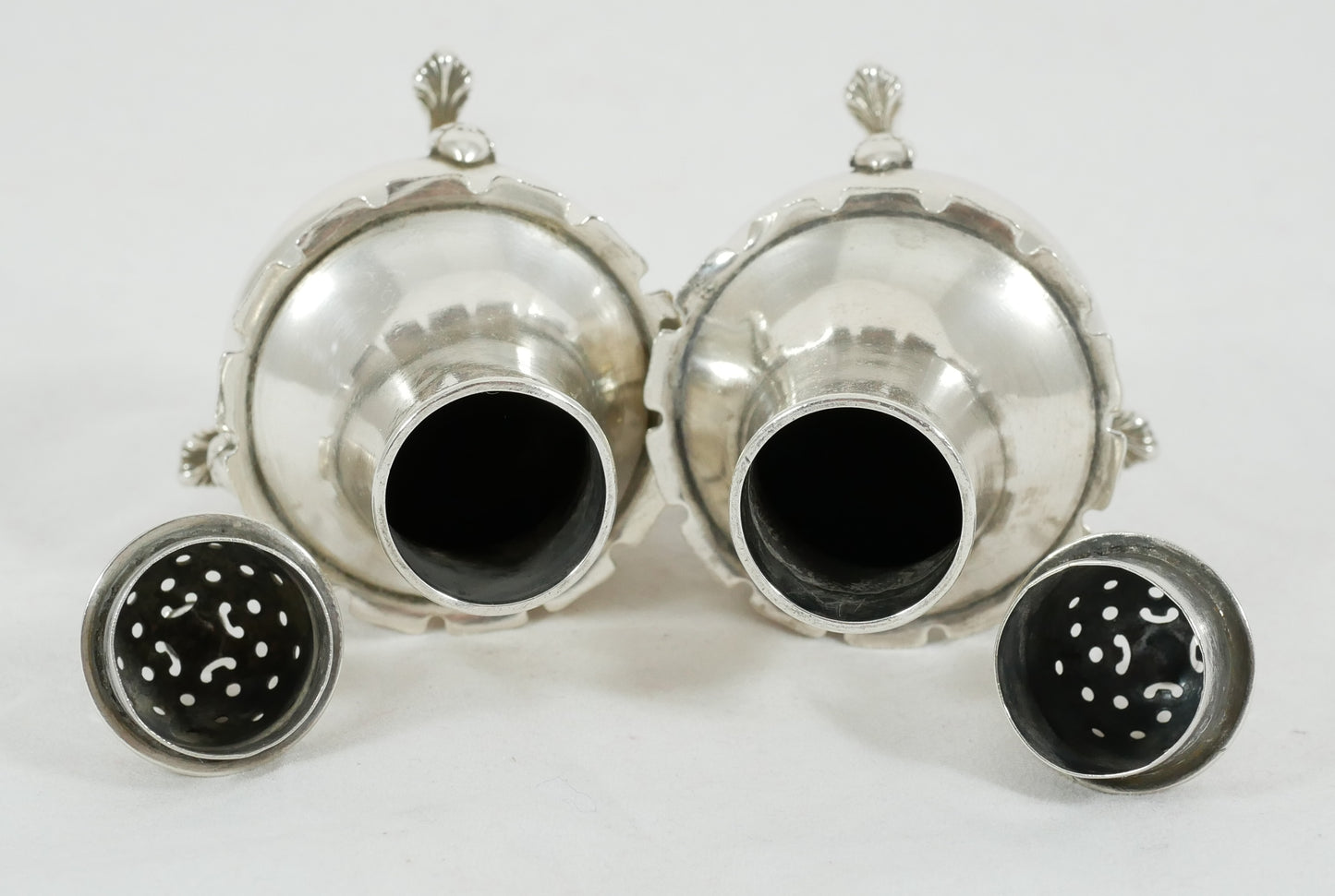 Antique Edwardian 1901 Pair of Sterling Silver Pepper Pots Salt Shaker Set W&H