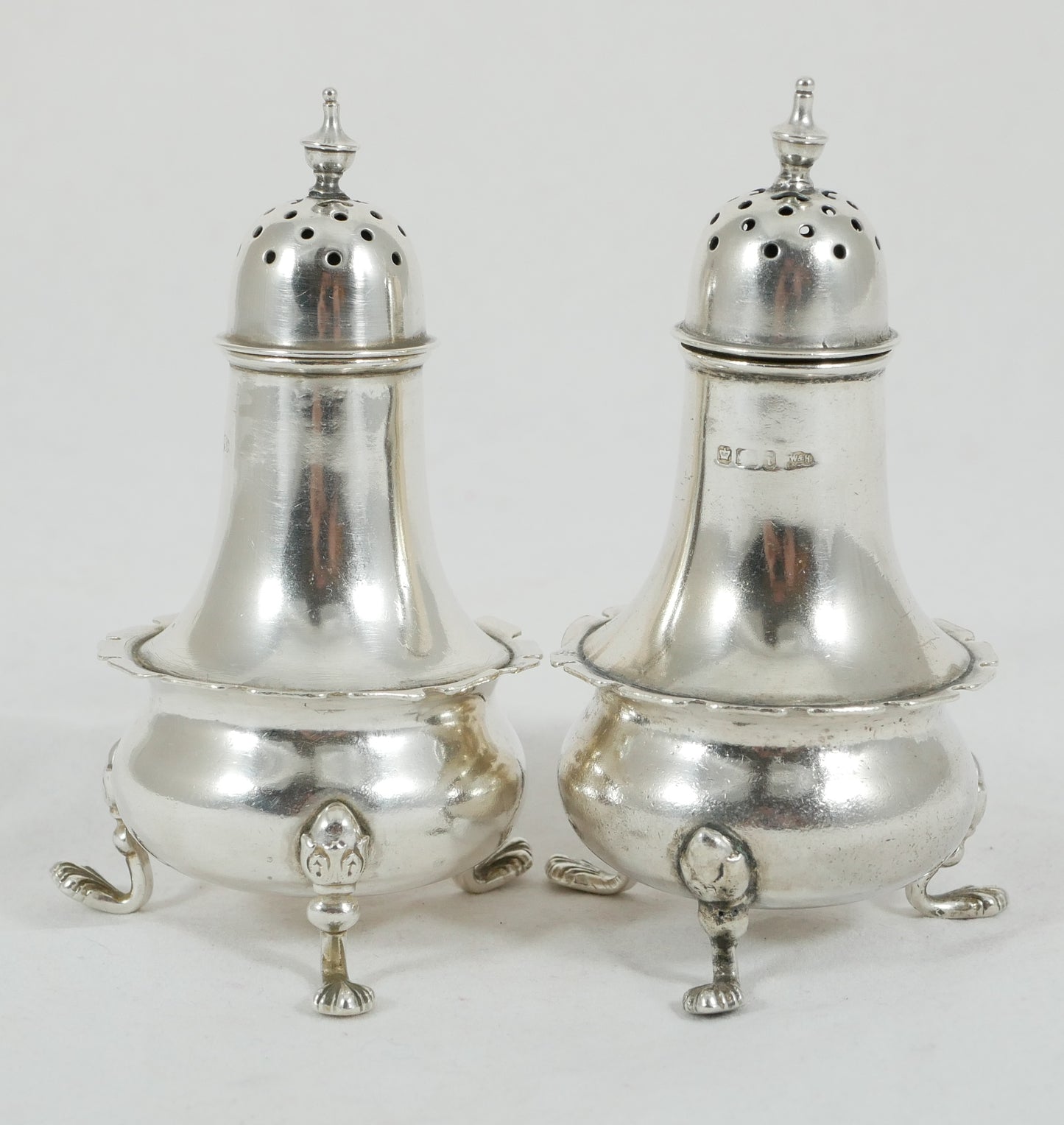 Antique Edwardian 1901 Pair of Sterling Silver Pepper Pots Salt Shaker Set W&H
