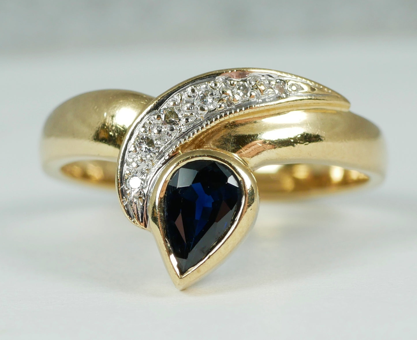 Solid 9ct Yellow Gold Pear Cut Blue Sapphire & Diamond Dress Ring Size 7.5 O 55