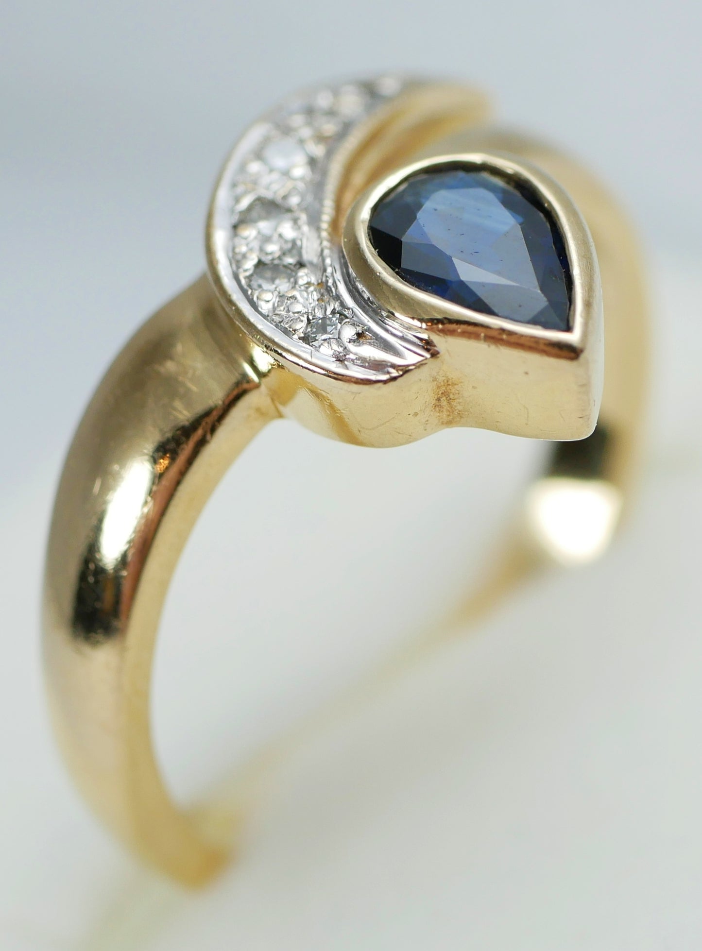 Solid 9ct Yellow Gold Pear Cut Blue Sapphire & Diamond Dress Ring Size 7.5 O 55