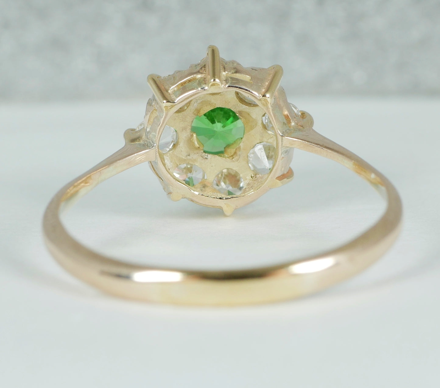 Vintage Solid 9ct Yellow Gold Green Stone Sapphire Daisy Dress Ring Size 10 T 61