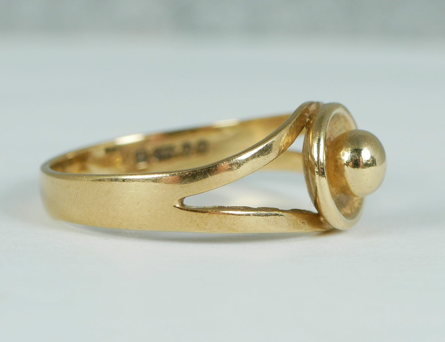 Vintage English 1976 Solid 9ct Yellow Gold Collar Stud Dress Ring Size 6.5 M 52