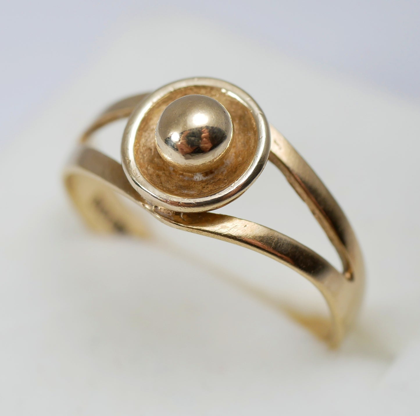 Vintage English 1976 Solid 9ct Yellow Gold Collar Stud Dress Ring Size 6.5 M 52