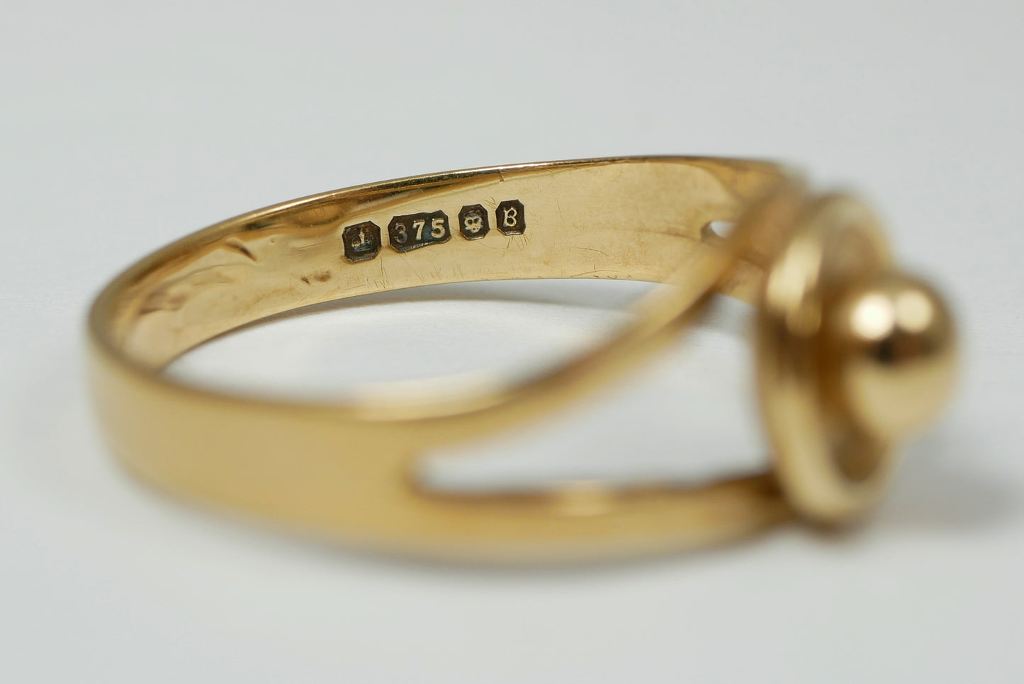 Vintage English 1976 Solid 9ct Yellow Gold Collar Stud Dress Ring Size 6.5 M 52