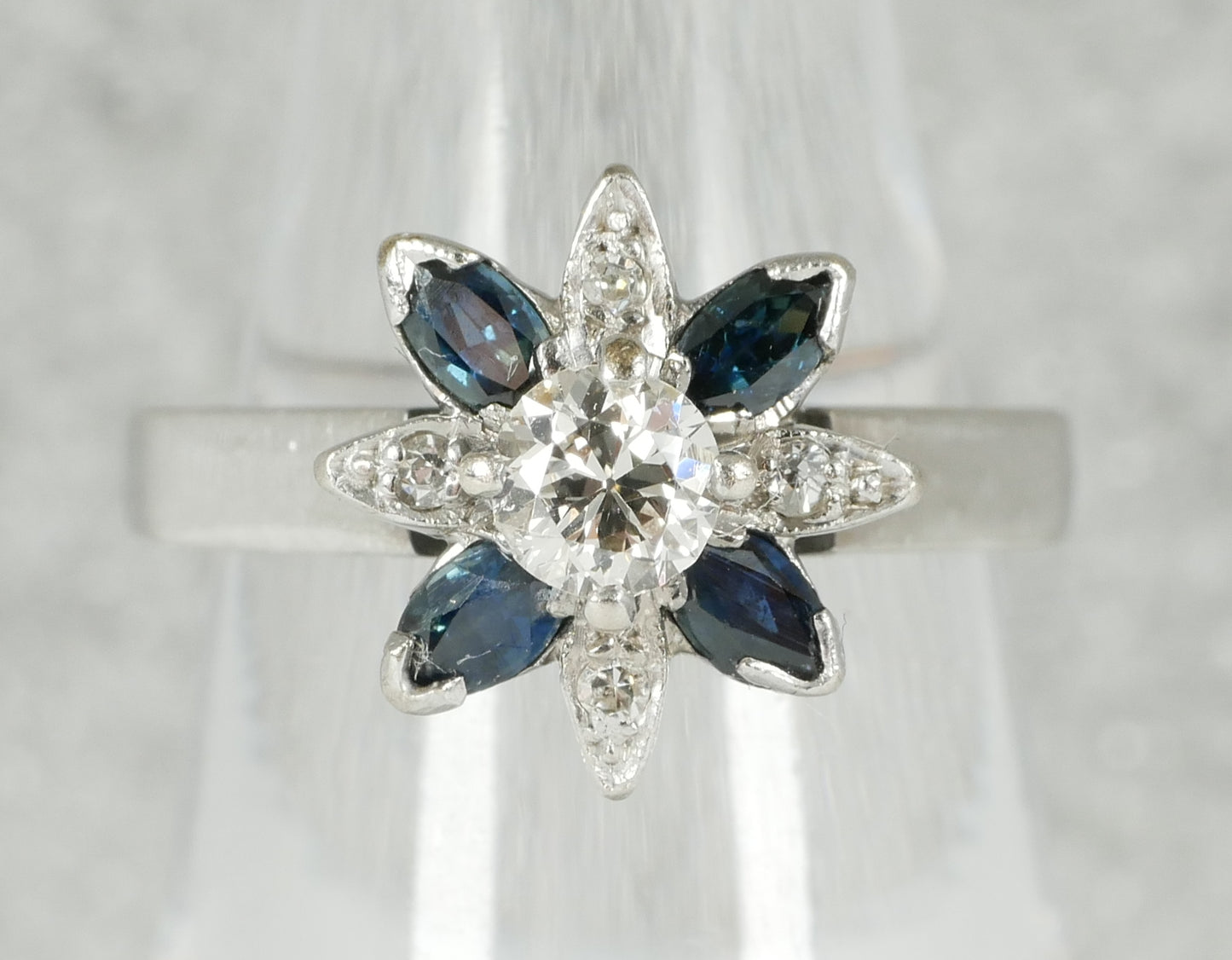 Vintage Solid 18ct White Gold 0.30ct Diamond Sapphire Flower Dress Ring 5.5 K 50