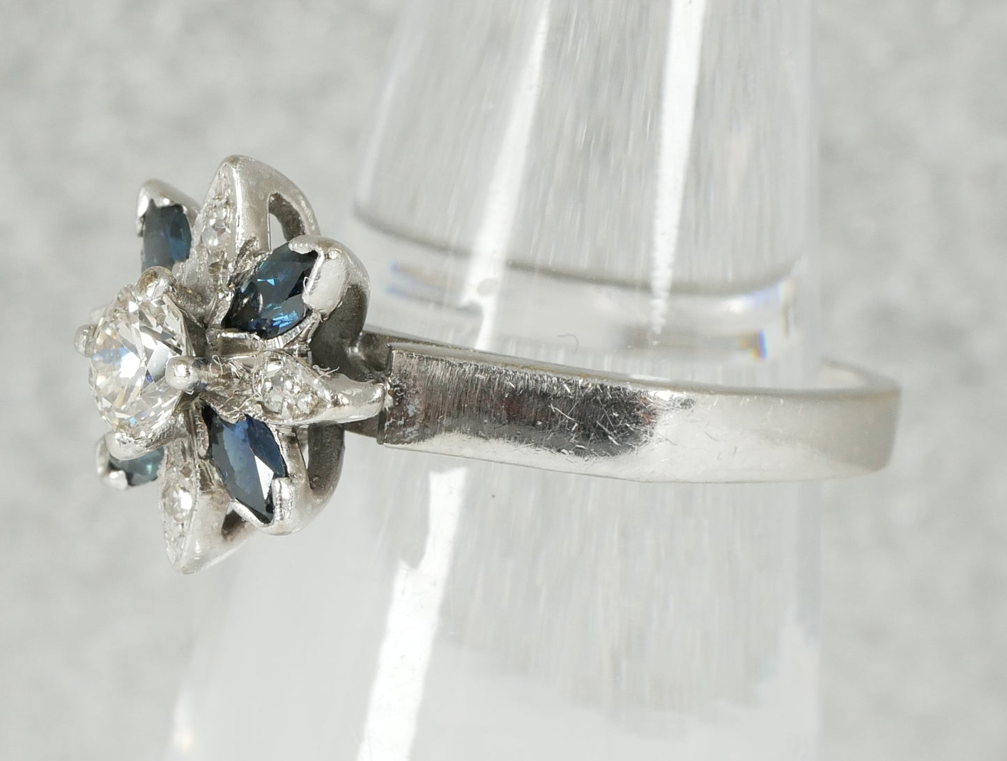 Vintage Solid 18ct White Gold 0.30ct Diamond Sapphire Flower Dress Ring 5.5 K 50