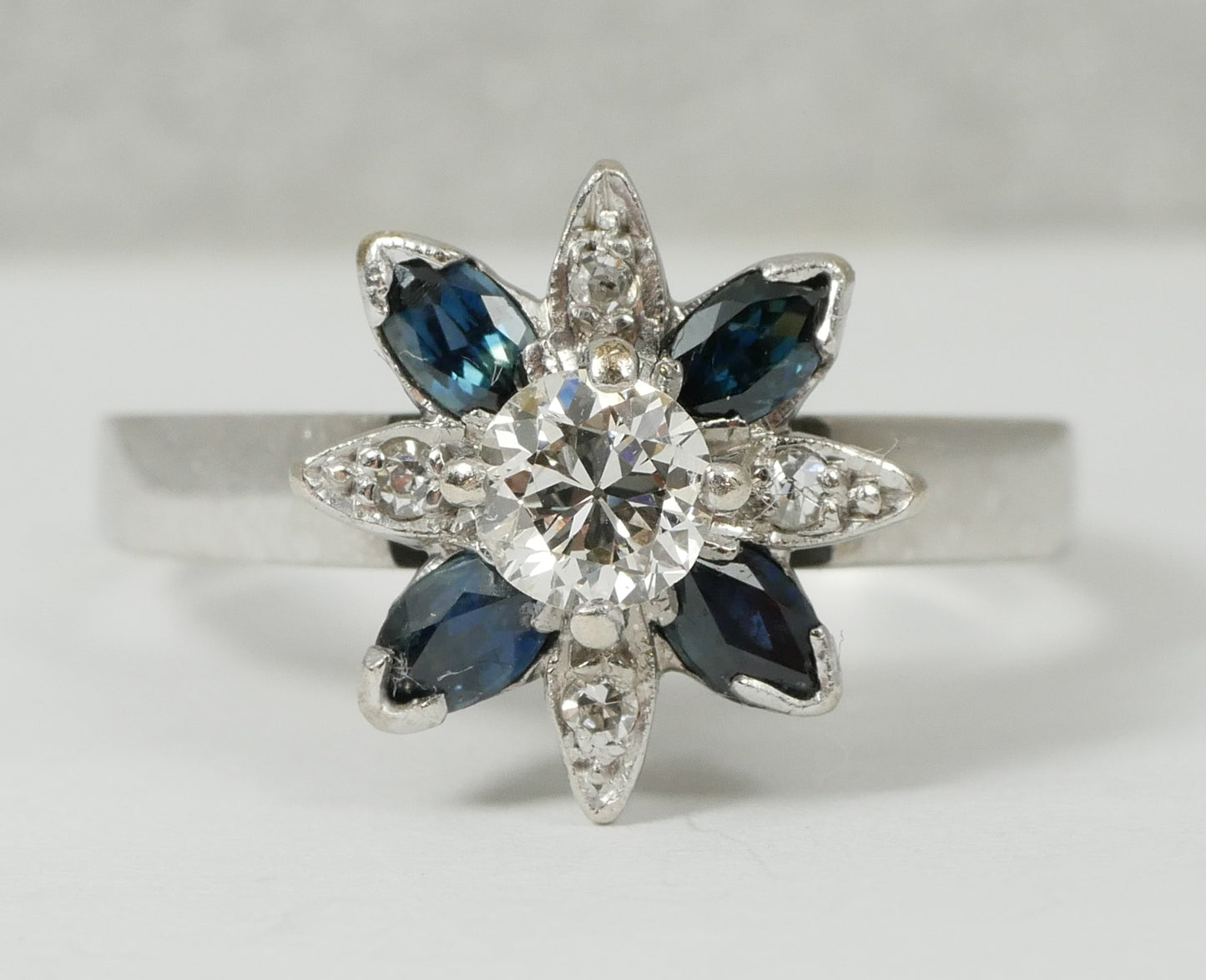 Vintage Solid 18ct White Gold 0.30ct Diamond Sapphire Flower Dress Ring 5.5 K 50
