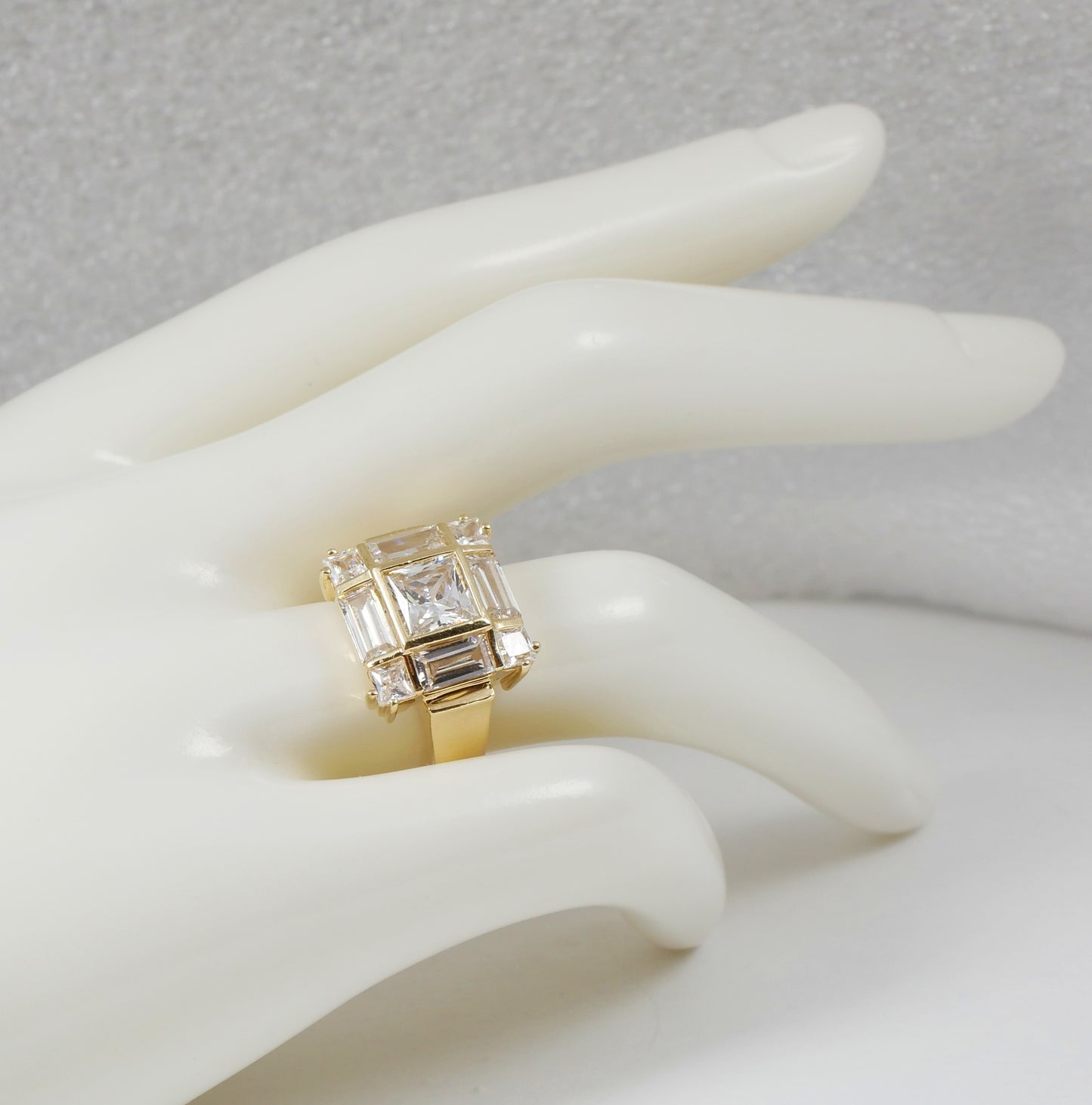 Modern Solid 14ct Yellow Gold Princess Cut Engagement Cluster Ring Size 6.5 M 52