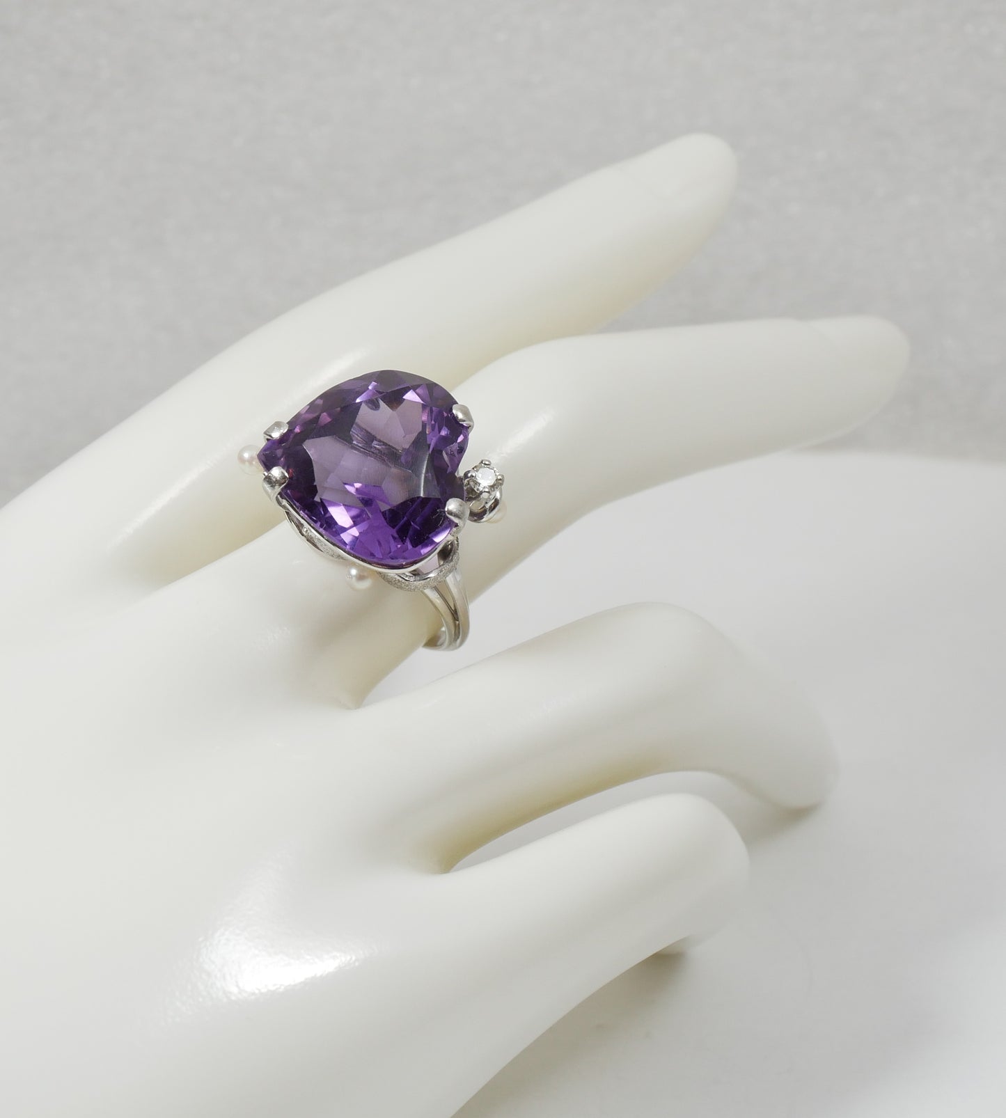Solid 18ct White Gold Heart Amethyst Diamond Pearl Cocktail Dress Ring 7.5 O 55