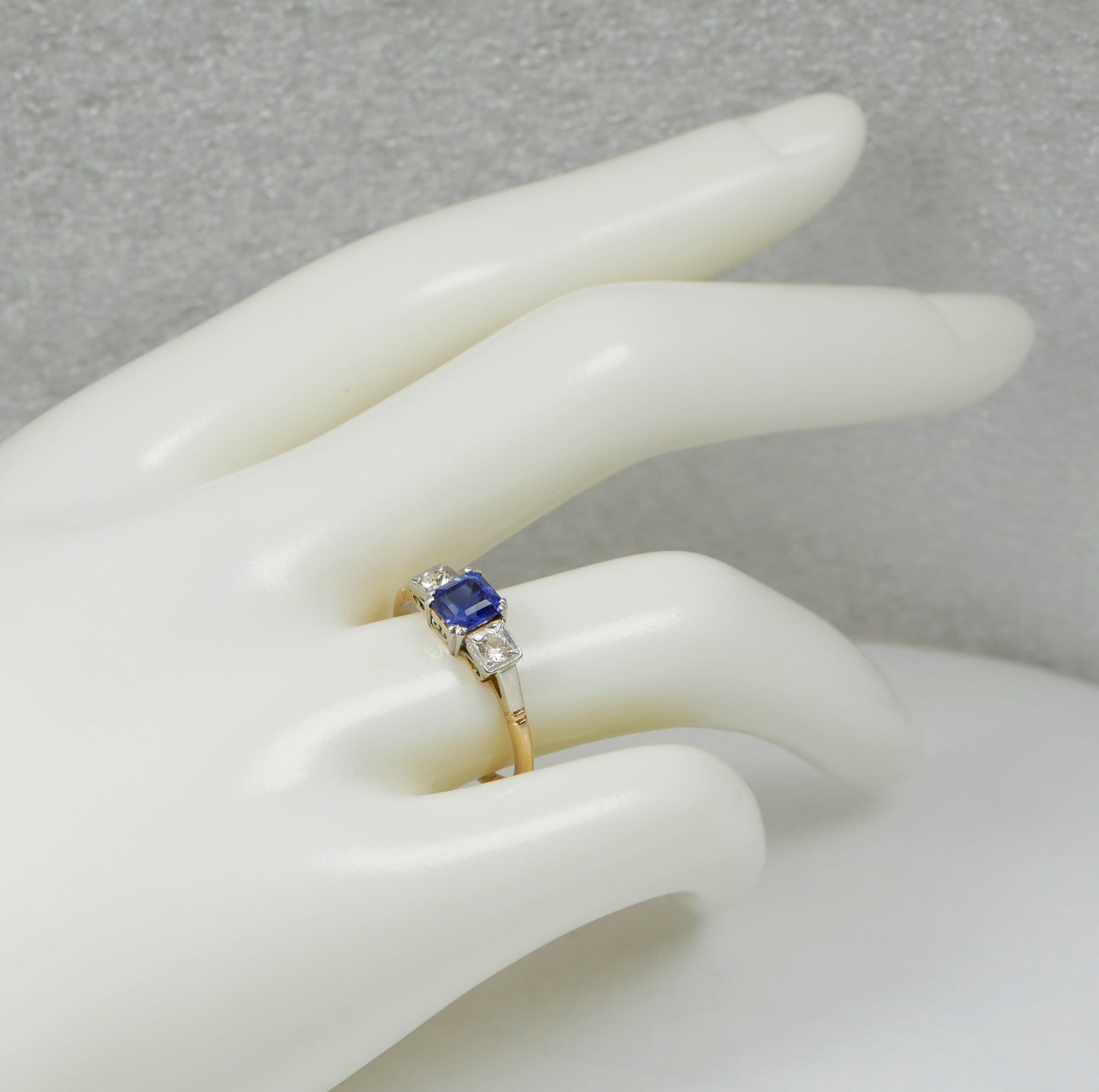 Art Deco Solid 18ct Yellow Gold Platinum Sapphire 3 Stone Dress Ring Size 7 N 54