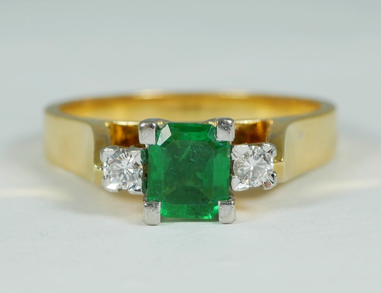 Vintage Solid 18ct Yellow Gold Emerald Diamond 3 Stone Dress Ring Size 6.5 M 52