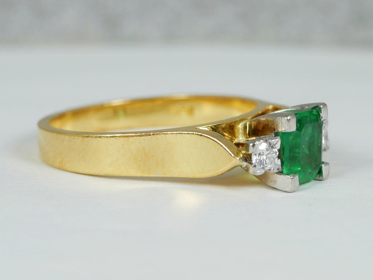 Vintage Solid 18ct Yellow Gold Emerald Diamond 3 Stone Dress Ring Size 6.5 M 52
