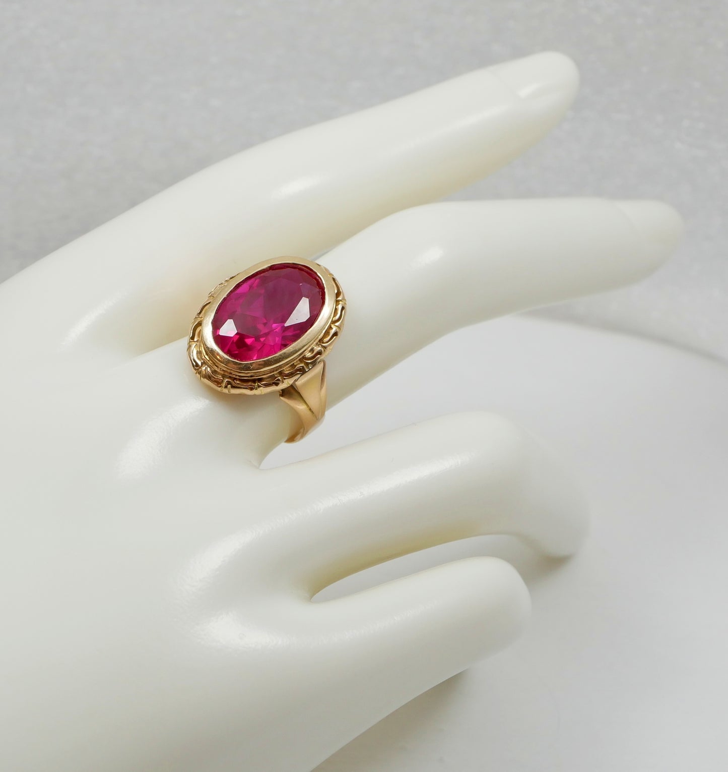 Vintage Solid 14ct Yellow Gold Oval Cut 7ct Ruby Cocktail Dress Ring Size 8 P 56