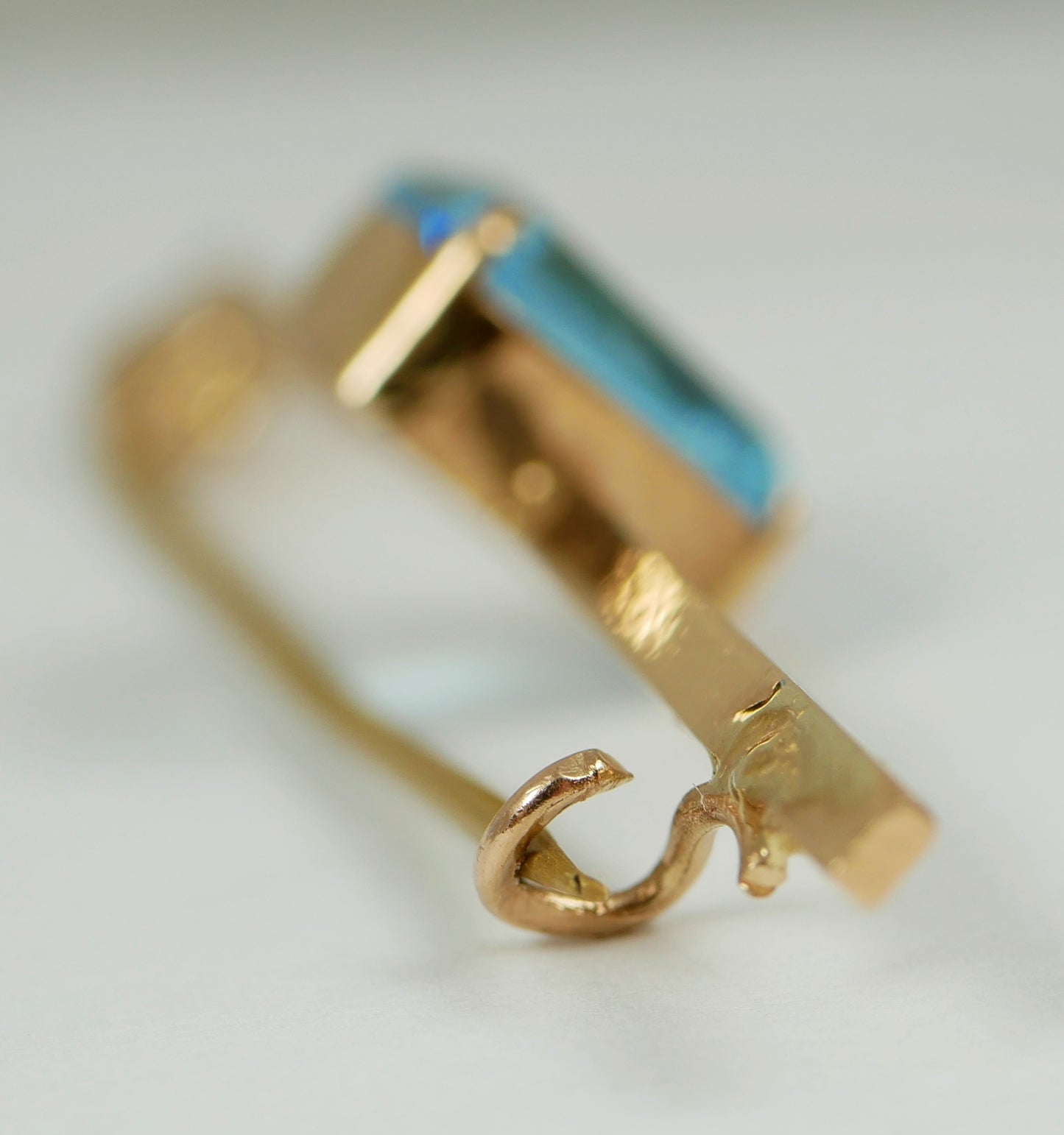 Antique Art Deco Solid 9ct Yellow Gold Aquamarine Glass Paste Bar Brooch Pin 375