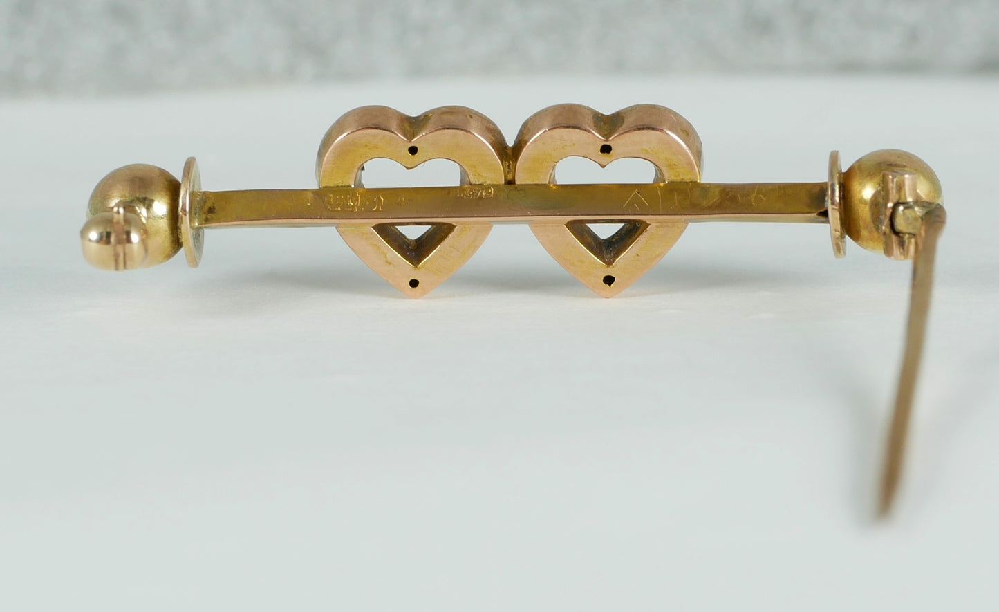 Antique English Solid 9ct Yellow Gold Seed Pearl & Garnet Twin Hearts Brooch Pin