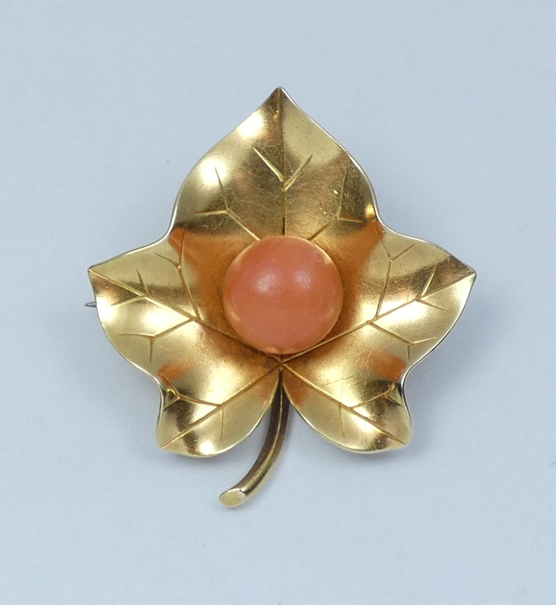 Antique Edwardian 1900 Solid 18ct Yellow Gold & Coral Maple Leaf Brooch Pin