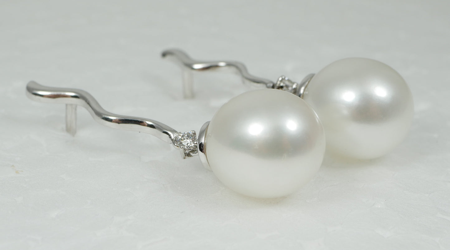 New Solid 14ct White Gold Pair of 11mm Pearl & Diamond Wave Dangle Earrings Set