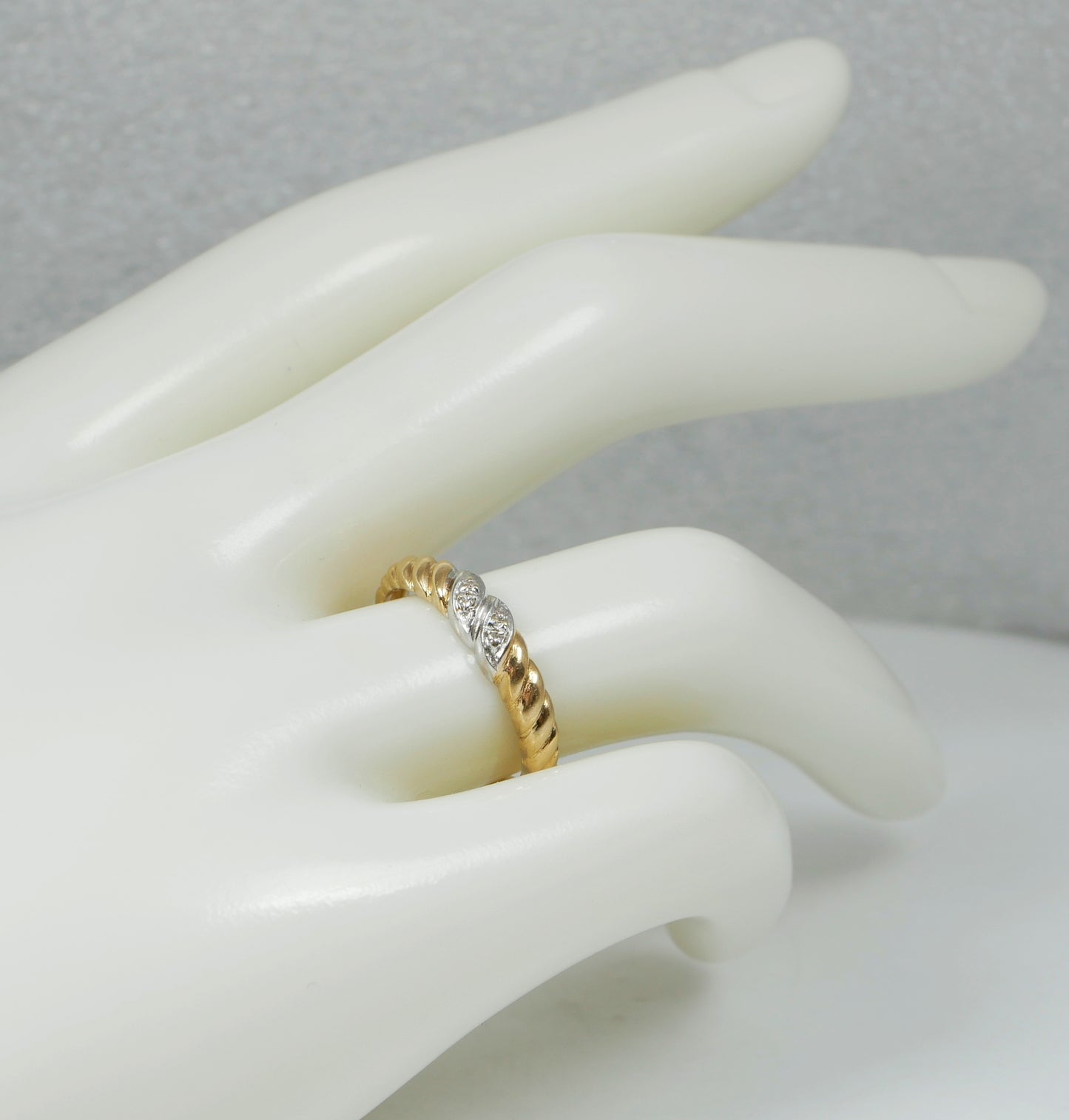 Vintage Solid 9ct Yellow Gold & Diamond Twisted Rope Dress Ring Size 6 L 51 375