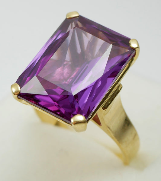 Vintage Solid 18ct Yellow Gold Purple Sapphire Cocktail Dress Ring Size 6 L 51