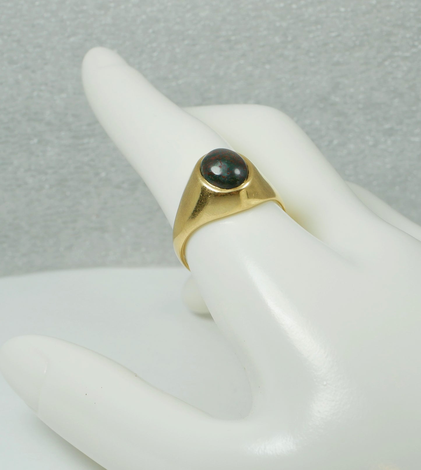 Solid 18ct Yellow Gold Bloodstone Heliotrope Signet Dress Ring Size 9.5 S 60 8gm