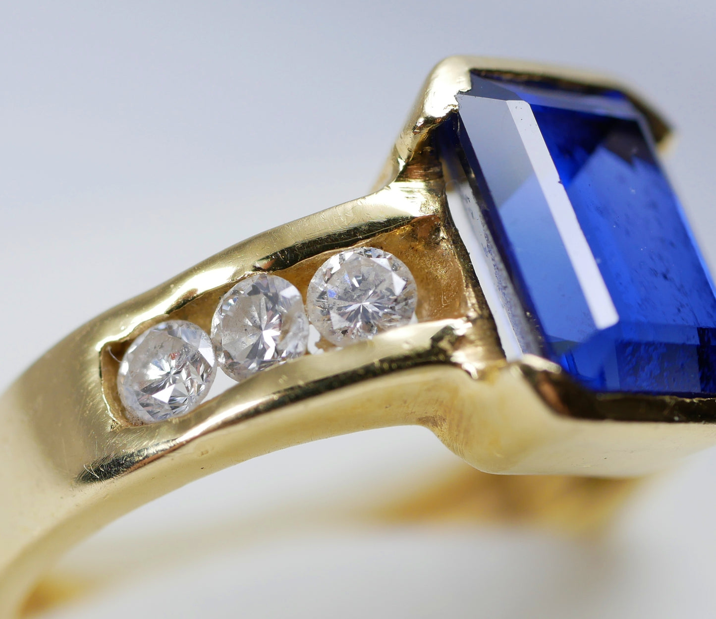 Solid 18ct Yellow Gold Royal Blue Sapphire .4ct Diamond Dress Ring Size 7.5 O 55