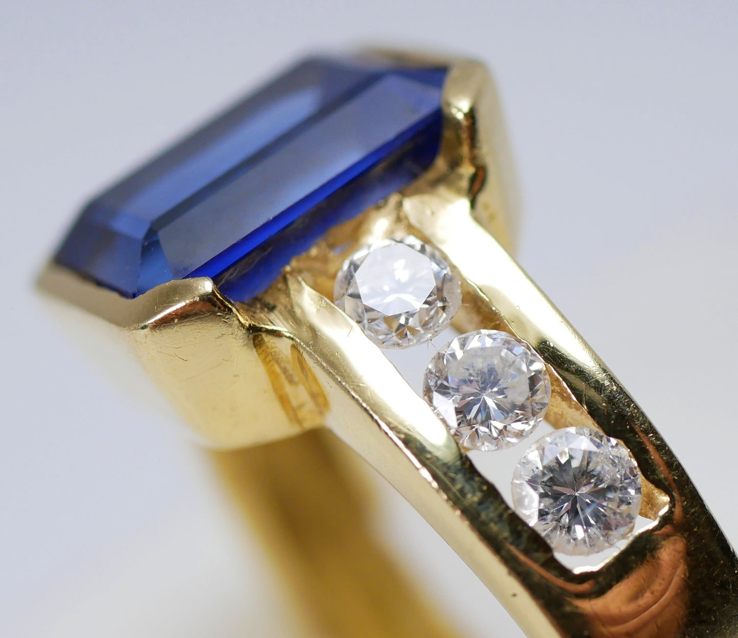 Solid 18ct Yellow Gold Royal Blue Sapphire .4ct Diamond Dress Ring Size 7.5 O 55