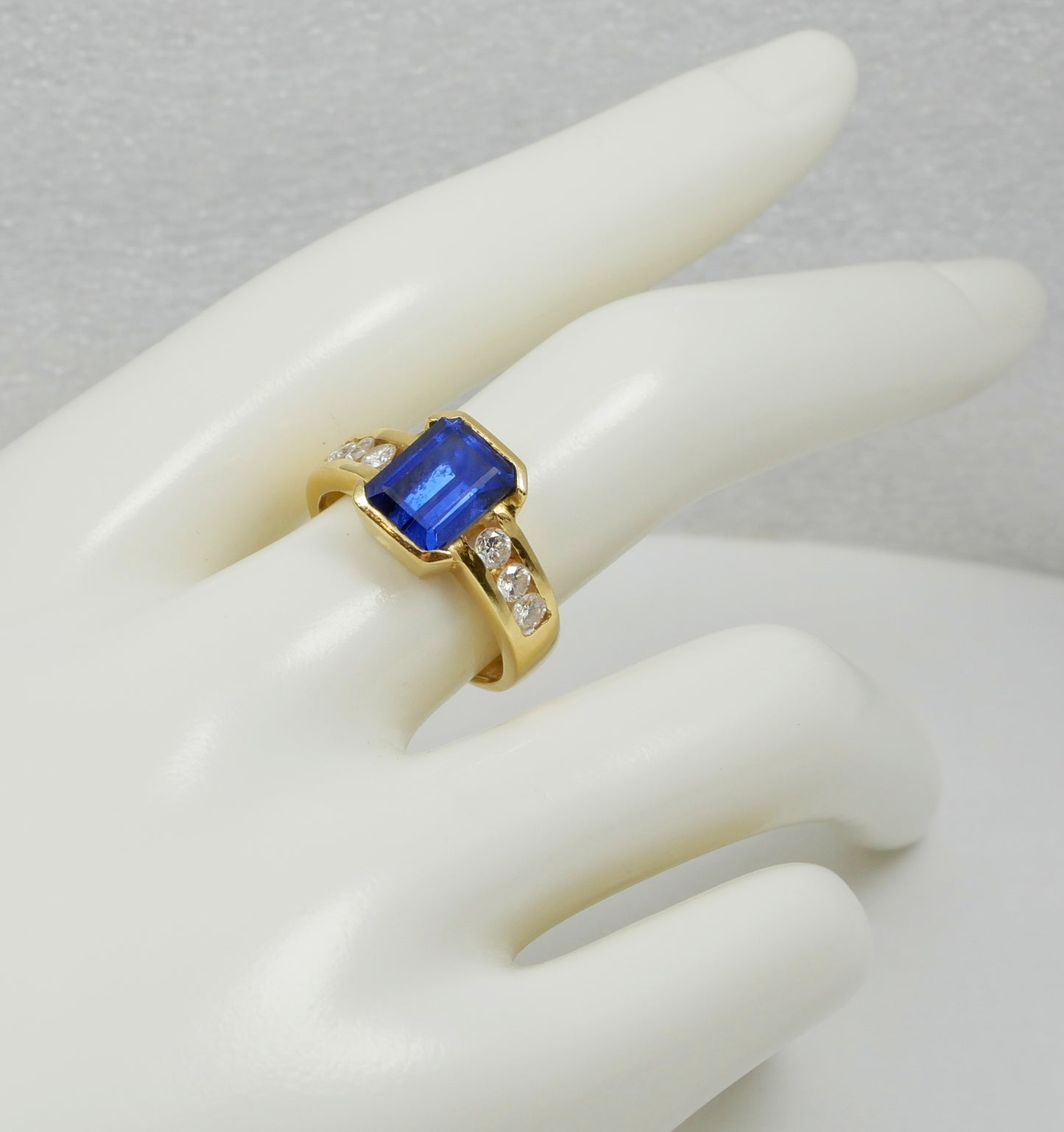 Solid 18ct Yellow Gold Royal Blue Sapphire .4ct Diamond Dress Ring Size 7.5 O 55