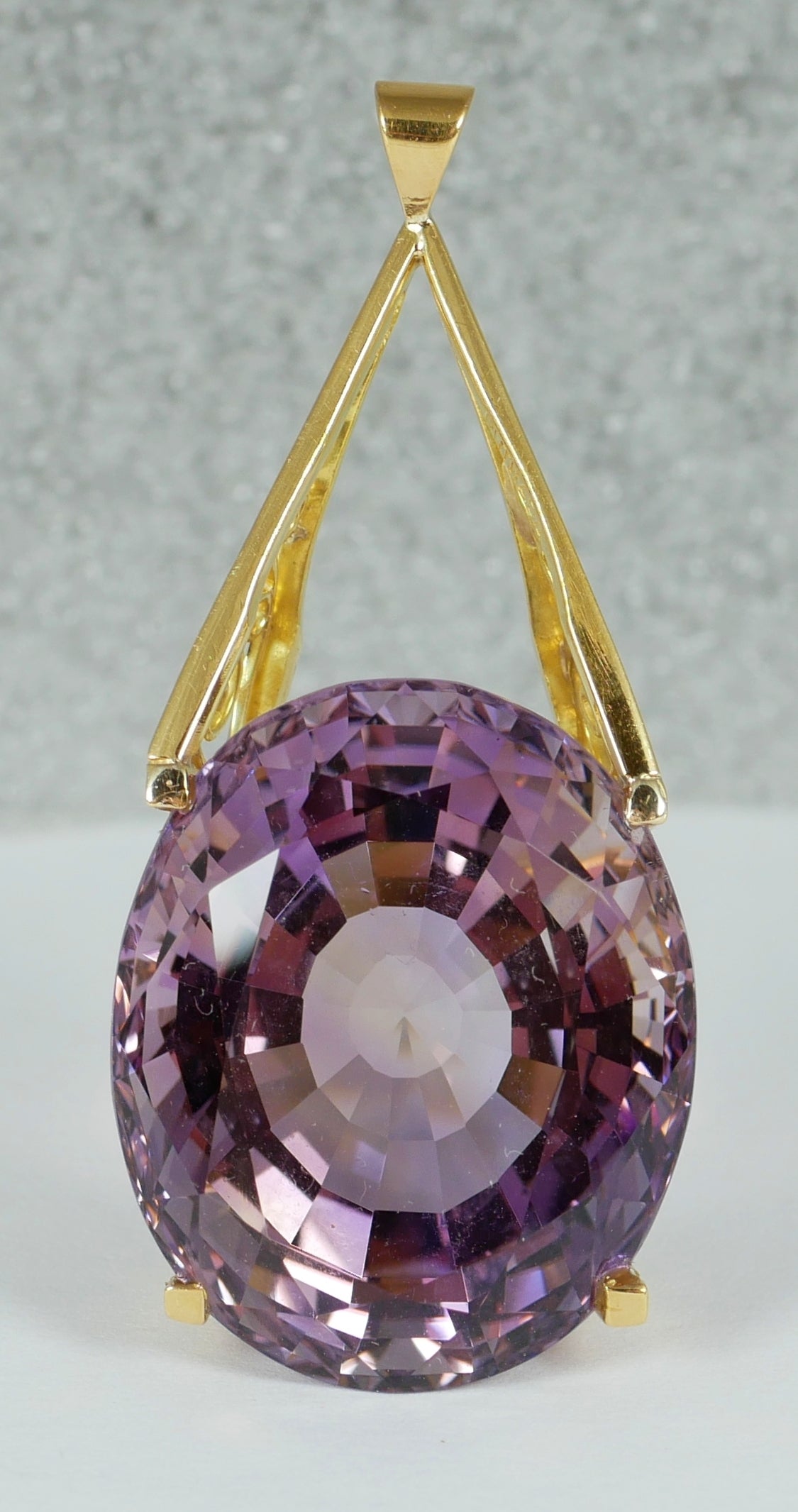 Large 54mm Solid 18ct Yellow Gold 64.85ct Oval Amethyst Necklace Pendant 22gm