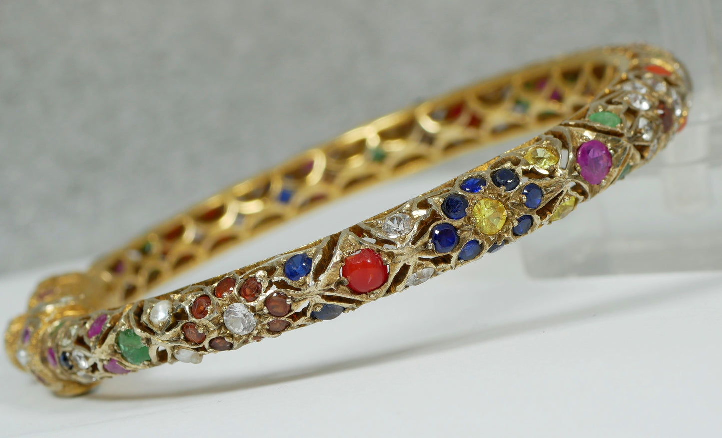 Vintage Indian Mughal Solid 9ct Yellow Gold & Precious Gemstone Bangle Elephant