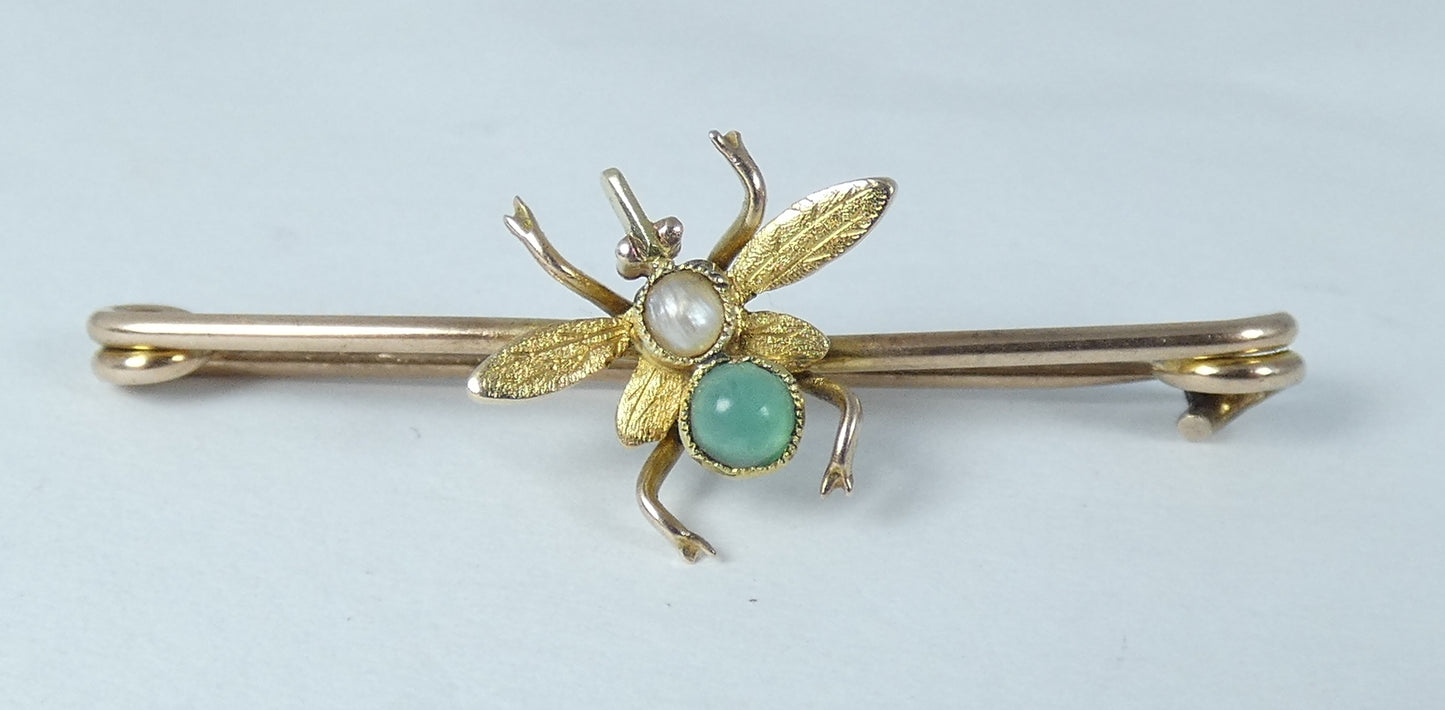 Antique Vintage 9ct Yellow Gold Seed Pearl & Moonstone Bug Fly Insect Bar Brooch
