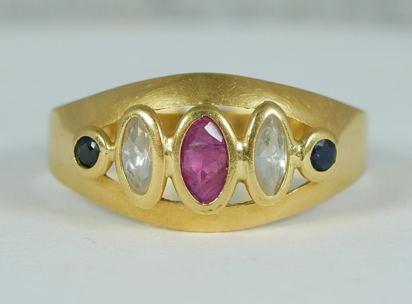 Solid 18ct Yellow Gold Marquise Ruby & Sapphire 5 Stone Dress Ring Size 7.5 O 55