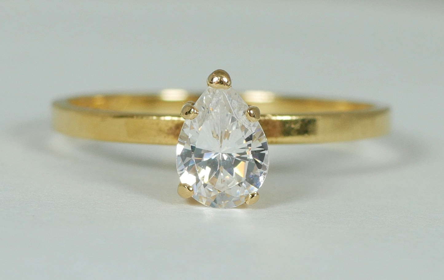 Solid 14ct Yellow Gold Pear Cut White Stone Solitaire Dress Ring Size 8 P 56 585