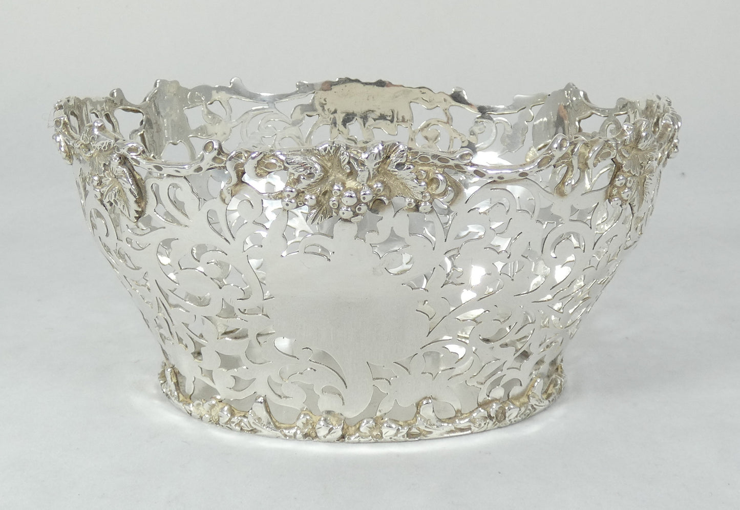 Antique Edwardian 1901 Sterling Silver Pierced Bread Basket Serving Bowl Grape