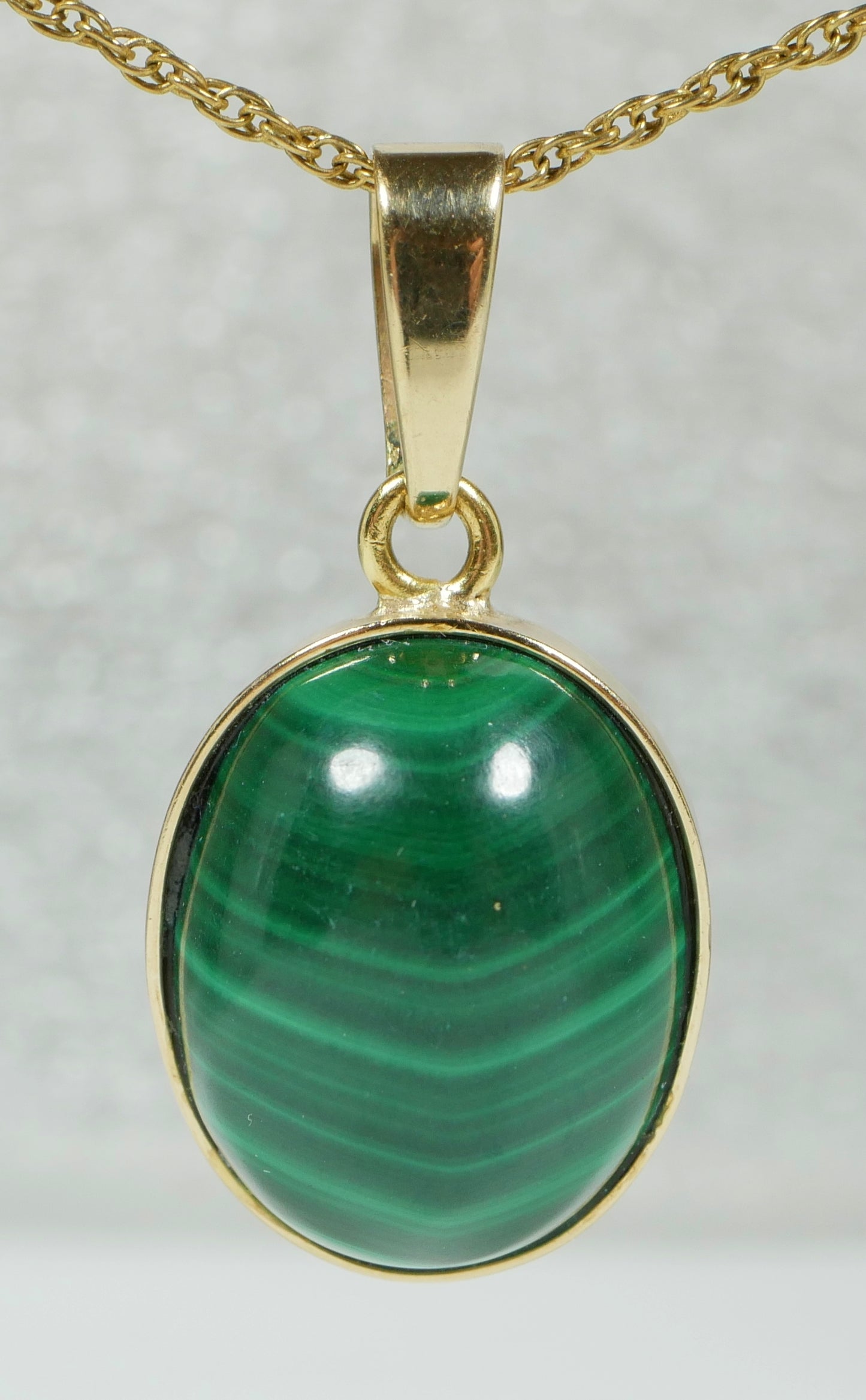 Solid 9ct Yellow Gold 19.32ct Green Malachite Oval Cabochon Necklace Pendant 375