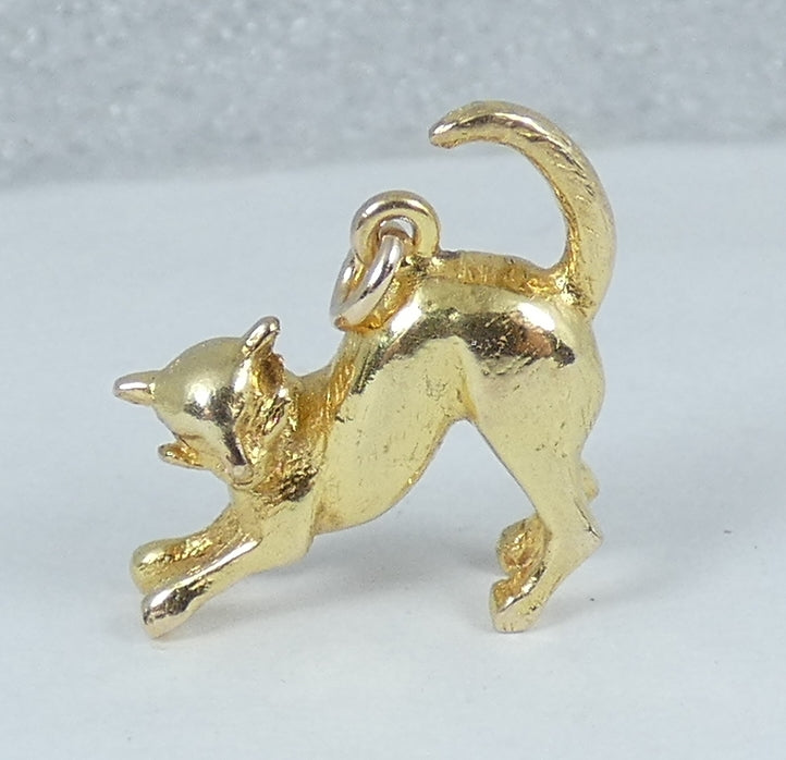 Vintage 1983 English Solid 9ct Yellow Gold Pouncing Cat Bracelet Charm Pendant
