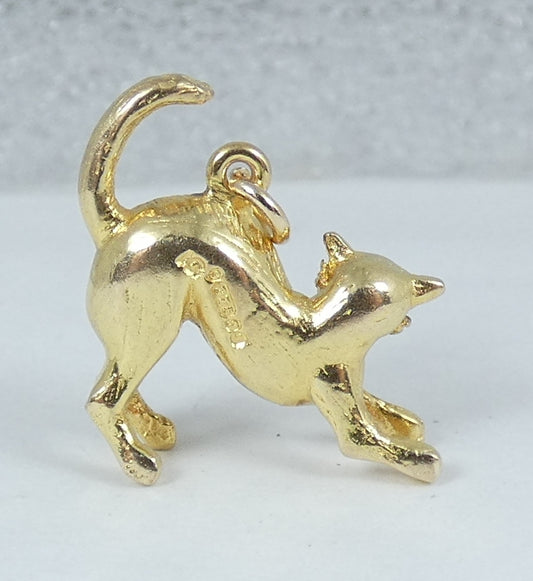 Vintage 1983 English Solid 9ct Yellow Gold Pouncing Cat Bracelet Charm Pendant