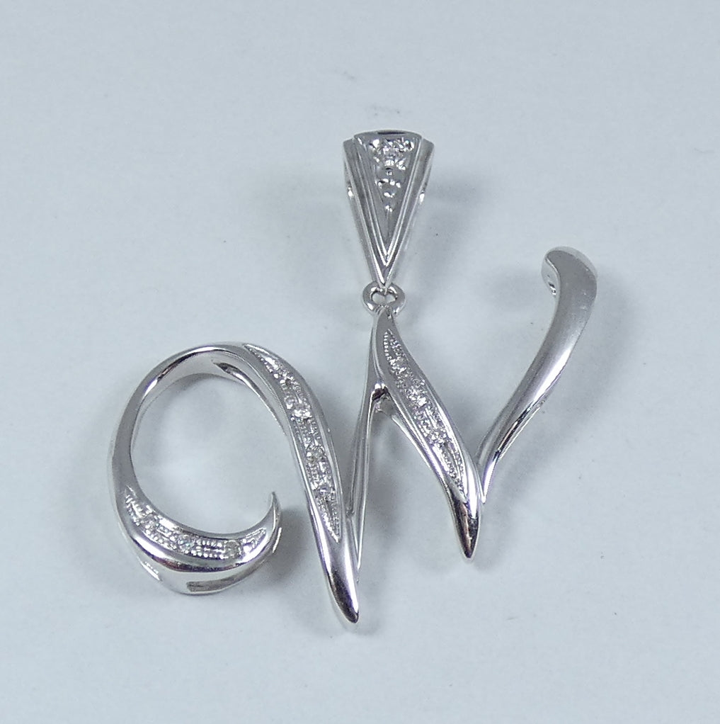 Solid 18ct White Gold & Diamond W Initial Letter Necklace Pendant Alphabet 750