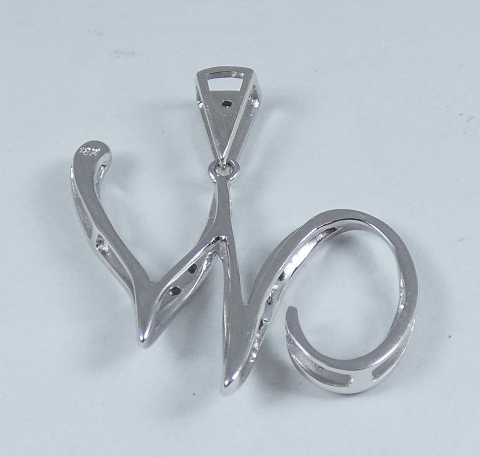 Solid 18ct White Gold & Diamond W Initial Letter Necklace Pendant Alphabet 750